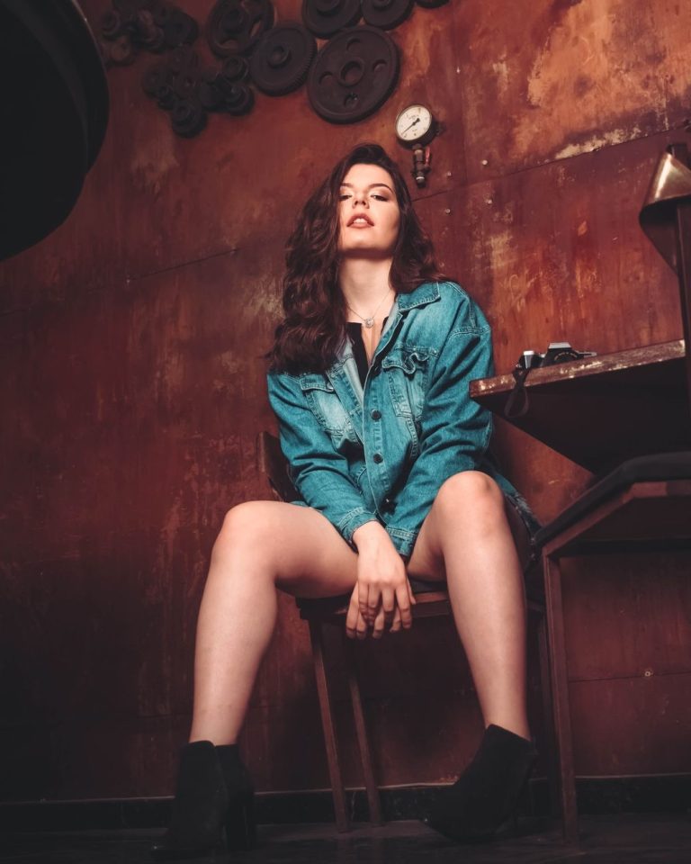 Jovem mulher sedutora